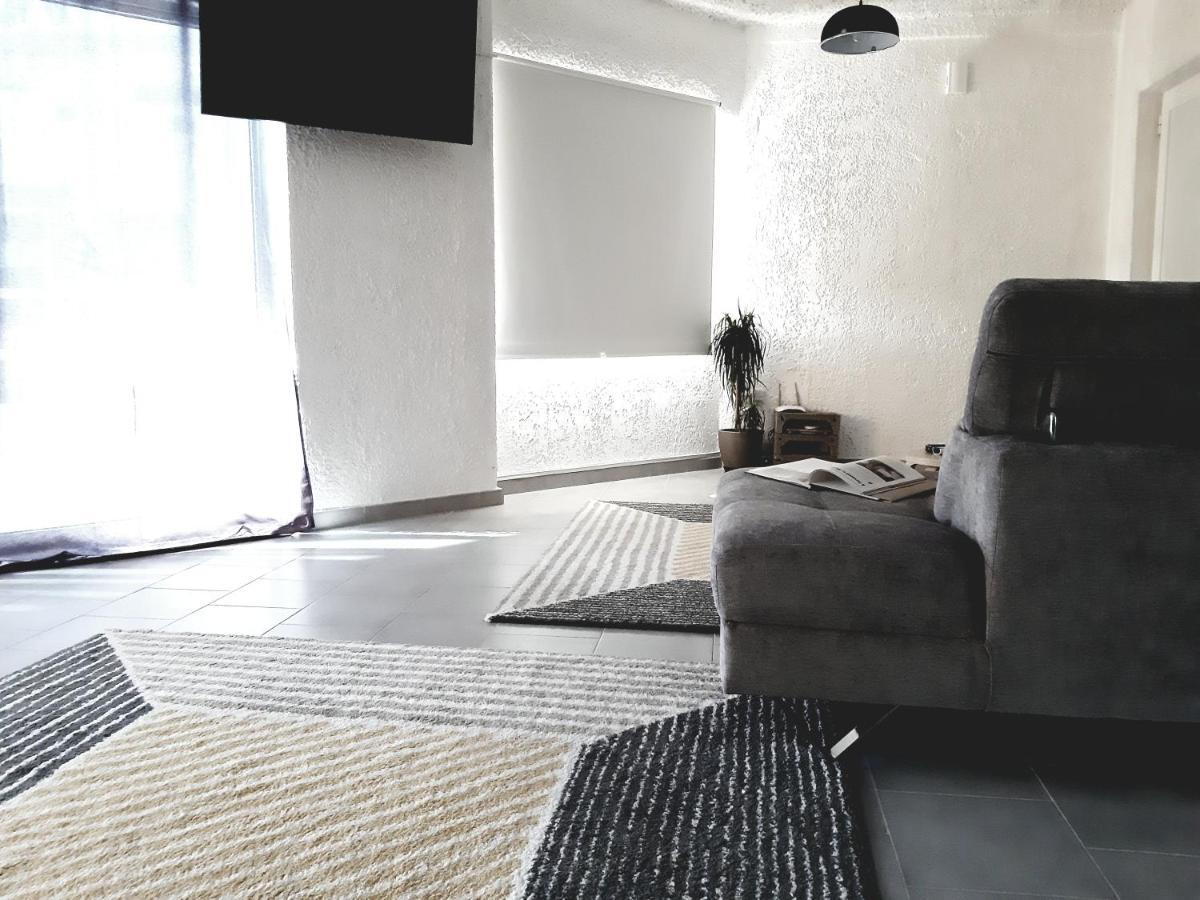 21 Suites Deluxe Stay Near The Airport Markópoulon المظهر الخارجي الصورة