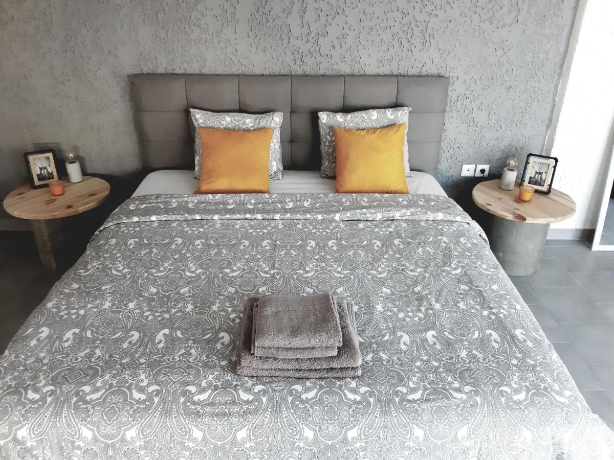 21 Suites Deluxe Stay Near The Airport Markópoulon المظهر الخارجي الصورة